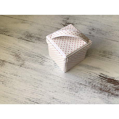 Krabička puntíčková se svíčkou