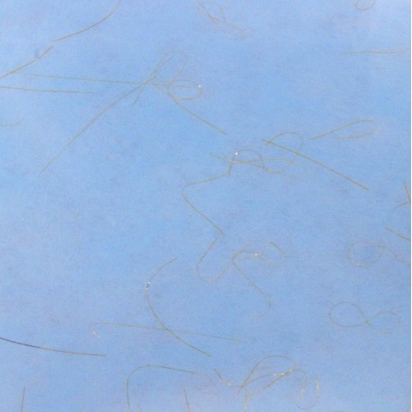 Hedvábný papír se zlatými nitkami